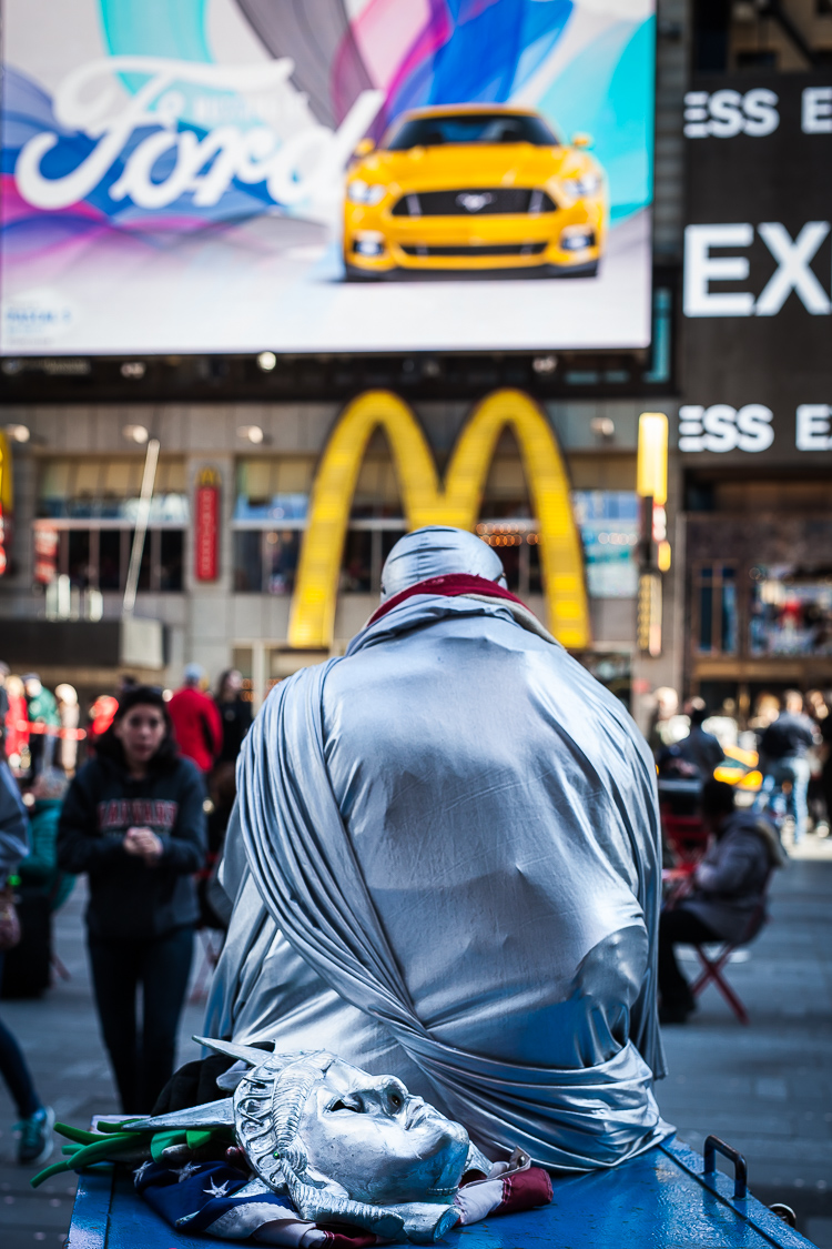 New York, Times Square, Freiheitsstatue, Statue of Liberty, Stars and Stripes, Mc Donald's, Ford Mustang
