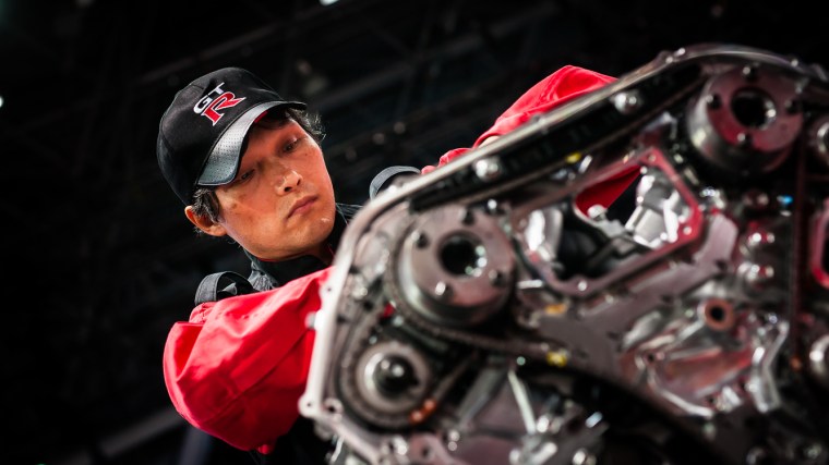New York, Automesse, Nissan, Motor, V6, GT-R, Nissan GT-R, Takumi, Handwerksmeister, Sportwagen, Handarbeit