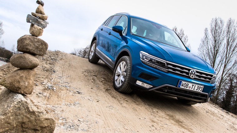 VW, Tiguan, VW Tiguan, SUV, blau, offroad, Gelände, Feldweg, Sand, Auto