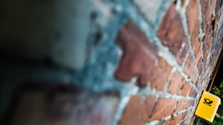 Briefkasten, Postkasten, Mauer, Hauswand