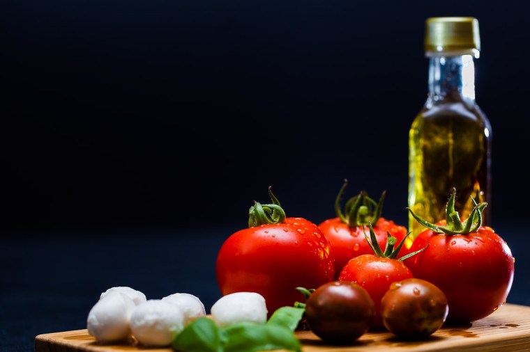 Tomate, Mozzarella, Öl, Basilikum, Insalata Caprese