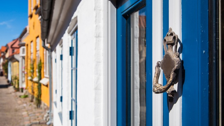 Gasse, Aeroeskoebing, Türklopfer, Aeroe, Denkmalschutz