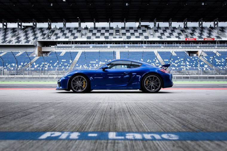 Porsche, Cayman, GT4, Sportwagen, Rennstrecke, Boxengasse, Lausitzring