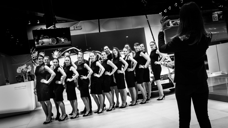 Automesse, Pariser Salon, Hostessen