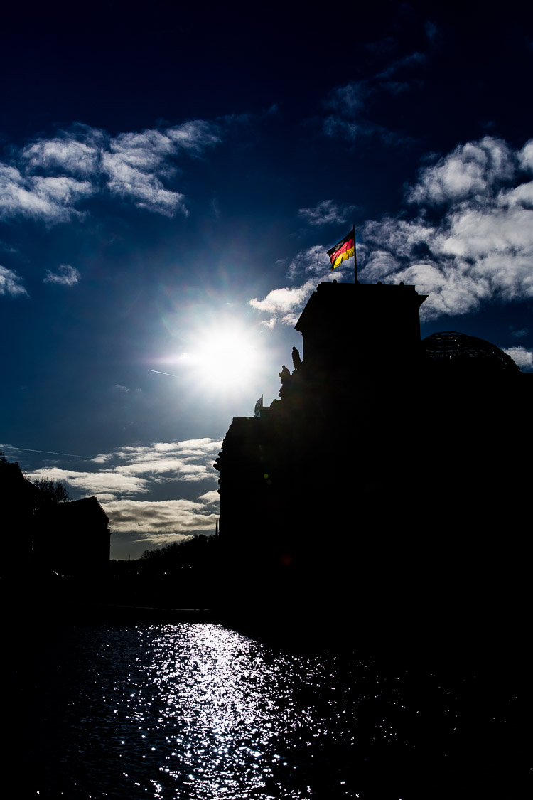 Reichstag, Sonne, Fahne, Flagge